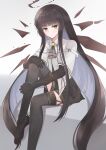  1girl absurdres arknights ascot black_ascot black_eyes black_gloves black_hair black_halo black_skirt black_thighhighs blunt_bangs closed_mouth collared_shirt colored_inner_hair commentary detached_wings elbow_gloves foot_out_of_frame gloves grey_background grey_hair halo hand_on_own_knee hand_on_own_leg highres light_smile long_hair maeda_no_kenzi mole mole_under_eye multicolored_hair shirt simple_background skirt solo thighhighs very_long_hair virtuosa_(arknights) white_shirt wings 