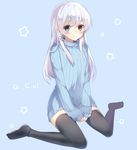  bangs black_legwear blue_background blue_eyes blush ciel_sacred eyebrows_visible_through_hair flat_chest full_body hair_between_eyes heterochromia long_hair long_sleeves looking_at_viewer mishima_kurone no_pants no_shoes original red_eyes ribbed_sweater shirokami_project simple_background sitting smile solo star sweater thighhighs v_arms wariza white_hair 