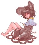  animal_ears barefoot capelet full_body grey_hair long_sleeves looking_at_viewer looking_back ma_nyan_(nyao_mao_nyao) mouse_ears mouse_tail nazrin red_eyes shirt simple_background sitting skirt skirt_set smile solo tail touhou white_background 