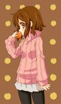  brown_eyes brown_hair food fruit hirasawa_yui holding holding_food holding_fruit k-on! mandarin_orange md5_mismatch orange pantyhose plover short_hair solo sweater 