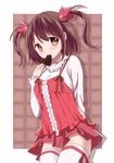  arm_behind_back brown_eyes brown_hair chocolate chocolate_heart heart looking_at_viewer mizuhara_hayari mouth_hold nobutake_(nobu0) saki solo thighhighs twintails 