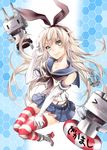  &gt;_&lt; :3 anchor blonde_hair blue_background brown_eyes closed_eyes cut_(bu-kunn) elbow_gloves gloves hairband highres kantai_collection lifebuoy long_hair rensouhou-chan shimakaze_(kantai_collection) skirt smile striped striped_legwear thighhighs white_gloves 