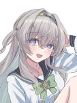  1girl black_hairband blush bow bowtie checkered_bow checkered_bowtie checkered_clothes collared_shirt firefly_(honkai:_star_rail) firefly_(spring_missive)_(honkai:_star_rail) gradient_eyes gradient_hair green_bow green_bowtie grey_hair grey_sailor_collar hair_between_eyes hair_intakes hair_tubes hairband highres honkai:_star_rail honkai_(series) long_hair multicolored_eyes multicolored_hair open_mouth rn_(rena) sailor_collar shirt simple_background smile solo teeth upper_teeth_only white_background white_shirt 