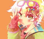  1boy bishounen black_shirt blonde_hair blush bow chain closed_mouth commentary_request eyewear_on_head fingerless_gloves gloves green_eyes green_jacket hair_bow hair_ornament heart heart_hair_ornament hekicha highres jacket kagamine_len looking_at_viewer male_focus multiple_hair_bows necktie ok_sign orange_background ponytail red_gloves red_necktie shirt short_hair short_ponytail simple_background solo sunglasses vocaloid 