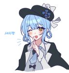  1girl :d ;d bird_hat_ornament black_bow black_bowtie black_capelet black_hat blue_hair blue_necktie blush bow bowtie braid braided_hair_rings capelet collared_shirt commentary deerstalker grey_vest hair_bow hair_rings hat hat_bow highres korean_text long_sleeves mahou_shoujo_no_majo_saiban necktie one_eye_closed open_mouth shirt short_hair simple_background smile solo tachibana_sherry untranslatable_commentary upper_body vest white_background white_shirt yellow_eyes yukkya24 