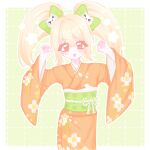  1girl :3 absurdres ahoge amachocomoe blonde_hair blush border bow claw_pose commentary_request cowboy_shot danganronpa_(series) danganronpa_2:_goodbye_despair eyelashes floral_print floral_print_kimono green_background green_bow green_sash grid_background hair_bow hair_intakes highres japanese_clothes kimono long_hair long_sleeves obi open_mouth orange_eyes orange_kimono outline print_kimono saionji_hiyoko sash smile solo thick_eyelashes twintails white_border white_outline 