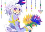  1girl alternate_color back_bow blue_flower bouquet bow commentary_request dormir_(challco) dress flower grey_dress grin hairband high_priest_(ragnarok_online) holding holding_bouquet holding_flower juliet_sleeves long_sleeves looking_at_viewer looking_to_the_side painting_(medium) puffy_sleeves ragnarok_online red_eyes red_hairband short_hair simple_background smile solo traditional_media upper_body watercolor_(medium) white_background white_bow white_hair yellow_flower 