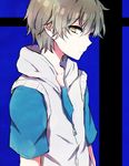  amamiya_hibiya blue_background brown_hair expressionless hood hooded_jacket hoodie jacket kagerou_project looking_at_viewer male_focus profile ringomaru solo upper_body yellow_eyes 