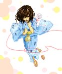  azu_(bnpsikyu6935-he) barefoot blue_kimono brown_hair full_body geta highres japanese_clothes kimono original shoes short_hair single_shoe solo standing standing_on_one_leg yukata 