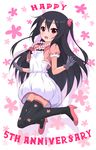  black_gloves black_hair black_legwear blush gloves high_heels highres jewelry k-on! k10k long_hair looking_at_viewer nakano_azusa necklace red_eyes smile solo thighhighs 