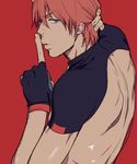  bad_id bad_pixiv_id bare_back blue_eyes finger_to_mouth fingerless_gloves from_behind gloves hand_behind_head lips looking_at_viewer male_focus orange_hair profile red_background saida_nika shinkai_hayato shushing simple_background skin_tight solo tareme yowamushi_pedal 