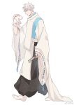  1boy animal aqua_eyes cat eyes_visible_through_hair folding_fan from_side gojou_satoru hair_over_eyes hakama hand_fan hashtag-only_commentary highres holding holding_animal holding_cat japanese_clothes jujutsu_kaisen kariginu kimono long_sleeves male_focus no_shoes sandals short_hair simple_background socks tabi watermark weibo_watermark white_background white_hair white_kimono white_socks wide_sleeves zhishuo418 zouri 