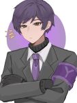  1boy armband black_gloves black_suit crossed_arms gloves highres lobotomy_corporation male_focus nnnnhhhhnhnh project_moon purple_armband purple_hair simple_background suit turtleneck yellow_eyes yesod_(project_moon) 