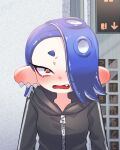  amakusa_setoka black_hoodie blue_hair blush cephalopod_eyes ear_blush earrings elevator embarrassed highres hood hood_down hoodie jewelry multiple_earrings red_eyes shiver_(splatoon) splatoon_(series) splatoon_3 suction_cups teardrop 