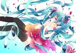  aqua_eyes aqua_hair crystal hatsune_miku long_hair naoto_(tulip) smile solo twintails underwater vocaloid 