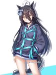  1girl animal_ears artist_name black_hair blue_eyes blue_hair blue_jacket blush bow cosplay ear_bow gradient_hair hair_between_eyes hand_in_pocket highres holding horse_ears horse_girl horse_tail jacket little_cocon_(umamusume) little_cocon_(umamusume)_(cosplay) long_hair long_hair_between_eyes manhattan_cafe_(umamusume) multicolored_hair no_pants parted_lips solo tail twitter_username umamusume very_long_hair visor_cap white_hair yellow_eyes yuusen_(aenka) 