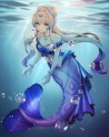  1girl absurdres air_bubble artezahn bare_shoulders blue_eyes blue_hair bow-shaped_hair bracelet breasts bubble cleavage collarbone commentary day english_commentary full_body genshin_impact highres jewelry long_hair medium_breasts mermaid monster_girl monsterification multicolored_hair navel parted_lips pink_hair sangonomiya_kokomi solo stomach sunlight underwater very_long_hair 