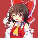  ascot bad_id bad_pixiv_id bare_shoulders blush bow brown_hair detached_sleeves hair_bow hair_tubes hakurei_reimu one_eye_closed open_mouth red_background red_eyes sarashi shefu solo touhou 