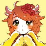  :o ahoge antlers blush brown_hair flower fur_trim green_eyes hair_flower hair_ornament horns kano_(p&amp;d) long_hair long_sleeves open_mouth pikomarie puzzle_&amp;_dragons sleeves_past_wrists solo upper_body yellow_background 