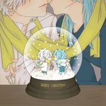  chibi chibi_inset christmas clear_(dramatical_murder) couple dramatical_murder gloves holding_hands kiss male_focus mole multiple_boys scarf seragaki_aoba shared_scarf snow_globe yan_ka yaoi 