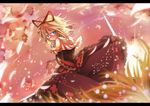  blonde_hair blue_eyes blush bow capelet dress hair_ribbon highres large_bow looking_back medicine_melancholy mito_(calcomer) petals ribbon short_hair smile solo sunset touhou 