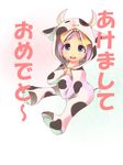  :3 akeome animal_costume animal_print bow cow_costume cow_print foge hair_bow happy_new_year highres hiiragi_tsukasa lucky_star mole mole_under_eye new_year purple_hair short_hair solo 