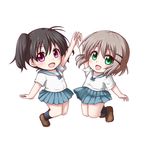  black_hair brown_hair chibi green_eyes highres kuena kuraue_hinata multiple_girls purple_eyes school_uniform serafuku short_hair yama_no_susume yukimura_aoi 