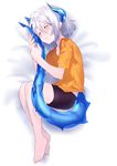  bad_id bad_twitter_id barefoot bike_shorts closed_eyes dragon_boy dragon_tail erubo fetal_position horns lying male_focus monster_boy on_bed on_side original otoko_no_ko plantar_flexion short_hair silver_hair sleeping solo tail tail_hug yuran_(erubo) 