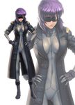  black_coat bodysuit boots breasts fingerless_gloves ghost_in_the_shell ghost_in_the_shell_stand_alone_complex gloves grey_bodysuit hands_on_hips ikegami_noroshi jacket kusanagi_motoko large_breasts purple_hair short_hair solo trench_coat wrap-around_shades zoom_layer 