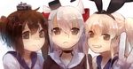  :&lt; amatsukaze_(kantai_collection) bad_id bad_twitter_id bangs blonde_hair brown_eyes brown_hair closed_mouth girl_sandwich grin hair_ornament hairband hamada_(super_tachioyogi_kyousou) kantai_collection multiple_girls sandwiched shimakaze_(kantai_collection) side_ponytail silver_hair smile two_side_up v v-shaped_eyebrows yukikaze_(kantai_collection) 