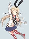  &gt;:) ;) aio_(aki56) ankle_boots arm_up armpits blonde_hair blue_eyes boots gloves grey_footwear hairband kantai_collection long_hair looking_at_viewer metal_boots one_eye_closed shimakaze_(kantai_collection) simple_background smile solo thighhighs v-shaped_eyebrows 