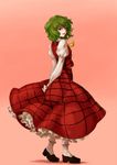  arms_behind_back ascot bad_id bad_pixiv_id full_body gradient gradient_background green_hair kazami_yuuka loafers looking_back pink_background plaid plaid_skirt plaid_vest red_eyes shibasaki_shouji shoes short_hair simple_background skirt skirt_set smile solo standing touhou vest 