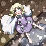  baerun barefoot blonde_hair blue_eyes looking_up moriya_suwako sitting snow solo touhou 