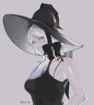  1girl black_bow black_dress black_headwear bow closed_mouth dress faust_(project_moon) grey_background hat highres limbus_company looking_at_viewer patchfire project_moon short_hair simple_background sleeveless sleeveless_dress solo upper_body white_hair witch_hat 