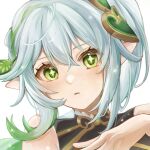  1girl absurdres aged_up black_shirt braid cross-shaped_pupils floating_hair genshin_impact gold_trim green_eyes green_hair grey_hair hair_between_eyes hair_intakes hair_ornament hand_on_own_chest highres leaf_hair_ornament light_blush light_particles looking_at_viewer mokankan multicolored_hair nahida_(genshin_impact) parted_lips pointy_ears portrait shirt side_ponytail sidelocks simple_background single_braid sleeveless sleeveless_shirt streaked_hair symbol-shaped_pupils white_background 