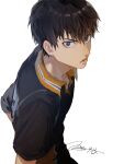  1boy black_hair black_shirt blue_eyes chinese_commentary collared_shirt commentary_request cowboy_shot haikyuu!! hair_between_eyes highres joe_0602 kageyama_tobio karasuno_volleyball_uniform looking_to_the_side lower_teeth_only male_focus open_collar open_mouth shirt short_hair short_sleeves sideways_glance signature simple_background solo sportswear teeth volleyball_uniform white_background wing_collar 
