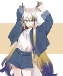  1girl absurdres alternate_costume arknights arms_up blonde_hair blue_jacket blue_shorts casual closed_mouth collarbone commentary denim denim_jacket denim_shorts dragon_girl dragon_horns earrings green_eyes hair_between_eyes highres horns jacket jewelry korean_commentary long_hair long_pointy_ears multicolored_hair pointy_ears purple_hair shirt shirt_tucked_in shorts shu_(arknights) smile solo split_mouth t-shirt tail very_long_hair white_hair white_shirt xx_tk9 