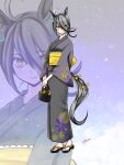  1girl ahoge alternate_costume animal_ears bag black_hair black_kimono blush bow closed_mouth commentary_request ear_tag earrings hair_between_eyes handbag highres holding horse_ears horse_girl horse_tail japanese_clothes jewelry kimono long_bangs long_hair long_hair_between_eyes long_sleeves looking_at_viewer manhattan_cafe_(umamusume) multicolored_hair negimatukune043 obi sandals sash single_earring smile tail tail_bow tail_ornament umamusume white_hair yellow_bow yellow_eyes zoom_layer 