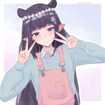  1girl alternate_costume black_hair blue_shirt blush commentary double_v highres hololive hololive_english long_hair looking_at_viewer ninomae_ina'nis octopus_hair_ornament overalls pink_overalls pointy_ears shirt smile solo takodachi_(ninomae_ina'nis) untranslatable_commentary user_fmky8372 v virtual_youtuber 