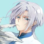  akatsuki_no_yona blue_background blue_eyes jin_(phoenixpear) kija_(akatsuki_no_yona) male_focus mullet short_hair_with_long_locks silver_hair simple_background solo 