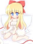 bare_shoulders barefoot blonde_hair blue_eyes blush bow hair_bow long_hair nightgown ribbon ry shanghai_doll solo touhou wings 