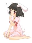  animal_ears barefoot black_hair bunny_ears bunny_tail finger_in_mouth full_body highres inaba_tewi red_eyes short_hair shouji_ayumu simple_background sitting solo tail thinking touhou wariza 