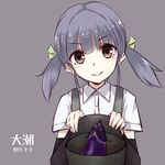  :&gt; arm_warmers bangs blouse blunt_bangs brown_eyes character_name colis_(regunm772) collared_shirt dated eggplant grey_hair hat hat_removed headwear_removed kantai_collection looking_at_viewer ooshio_(kantai_collection) purple_background school_uniform shirt short_twintails simple_background smile solo suspenders twintails v-shaped_eyebrows 