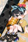  2boys :3 black_eyes black_hair black_shorts blue_hairband blush commentary_request dynamo_roller_(splatoon) full_body grey_background hairband heart high_tops highres holding holding_weapon inkling inkling_boy mitokon1994 multiple_boys pointy_ears print_shirt shirt shoes short_hair short_shorts shorts sitting sneakers solo splatoon_(series) splatoon_3 weapon yellow_shirt 