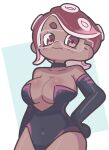  1girl black_choker black_leotard breasts choker cleavage closed_mouth covered_navel elbow_gloves gloves hand_on_own_hip hekoningyou_(waraningyou) highres large_breasts leotard looking_at_viewer octoling octoling_girl octoling_player_character off_shoulder red_eyes red_hair safety_glasses simple_background solo splatoon_(series) standing suction_cups tentacle_hair 