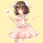  animal_ears arm_up brown_hair bunny_ears bunny_tail dress hand_on_own_chin heart inaba_tewi index_finger_raised light_smile looking_at_viewer murro_mi petticoat pink_dress red_eyes short_hair simple_background solo spoken_heart tail touhou wrist_cuffs yellow_background 