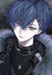  1boy belt_collar black_collar black_jacket blue_hair chain chain_necklace collar collared_jacket commentary_request crossed_bangs ear_chain ear_piercing earrings fur_trim grey_fur hair_between_eyes hair_ornament hairclip highres jacket jewelry kohaa_ku koyanagi_rou koyanagi_rou_(2nd_costume) looking_to_the_side lower_eyelashes_only male_focus multicolored_eyes necklace nijisanji open_clothes open_jacket parted_hair parted_lips piercing popped_collar short_hair sideways_glance solo unzipped upper_body virtual_youtuber zipper 