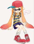  backpack badge bag baseball_cap cosplay domino_mask hat inkling knees_together_feet_apart mask monster_girl mother_(game) mother_2 myuu1995 ness ness_(cosplay) orange_hair purple_eyes shirt sidelocks simple_background sitting smirk solo splatoon_(series) splatoon_1 t-shirt tentacle_hair white_background 