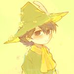  1boy brown_eyes brown_hair closed_mouth flipped_hair flower green_background green_hat green_shirt green_theme hair_between_eyes hat hat_feather hat_flower highres light_particles looking_to_the_side male_focus moomin no_pupils petals scarf shirt short_hair simple_background smile snufkin solo twitter_username upper_body wide_brim yellow_flower yellow_petals yellow_scarf yukzi2025 