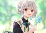  1girl artist_name bag black_shirt blue_bow blue_hair blurry blurry_background blush bow bowtie collared_shirt commentary day depth_of_field embarrassed gradient_hair green_bow green_bowtie grey_hair hair_bow hand_up handheld_electric_fan harapeko_shoujo_to_tantei_to highres holding hot looking_at_viewer multicolored_hair open_mouth outdoors raised_eyebrows red_eyes rino_cnc saotome_oto shirt short_hair shoulder_bag solo surprised sweat sweater_vest twitter_username upper_body wavy_mouth yellow_sweater_vest 